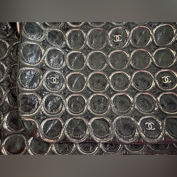 CHANEL black patent leather bag - Picture 8 of 12